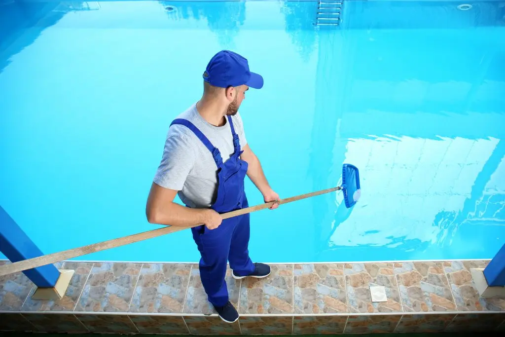 pool cleaning 1024x683 1